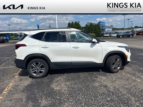 Used 2023 Kia Seltos S w/ Navigation Package AWD/4WD image 6