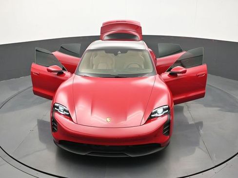Certified 2023 Porsche Taycan GTS AWD/4WD image 33
