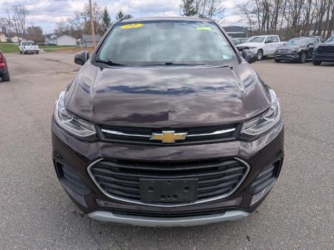 Used 2022 Chevrolet Trax LT w/ Driver Confidence Package image 2