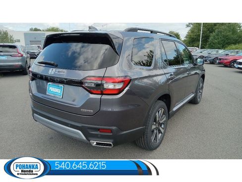 New 2025 Honda Pilot Touring image 13