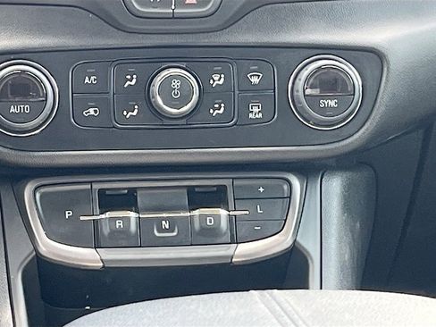 Used 2024 GMC Terrain AT4 w/ Tech Package image 28