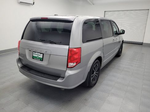 Used 2016 Dodge Grand Caravan SE FWD image 9