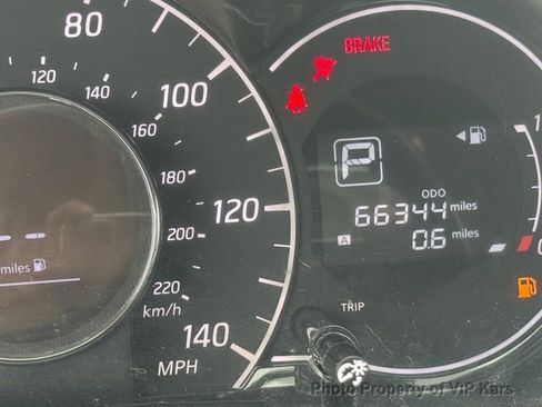 Used 2018 Nissan Versa Note SV image 16