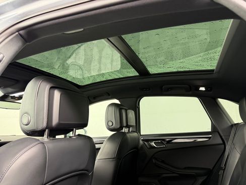 Used 2024 Porsche Macan image 19