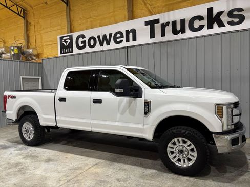 Used 2019 Ford F250 XLT w/ XLT Value Package image 3