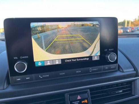 Used 2025 Honda Pilot Sport image 23