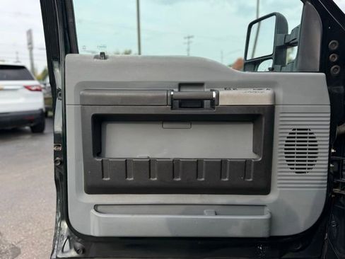 Used 2015 Ford F250 XLT w/ FX4 Off-Road Package image 12