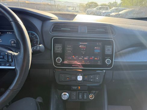 Used 2022 Nissan Leaf SV image 20