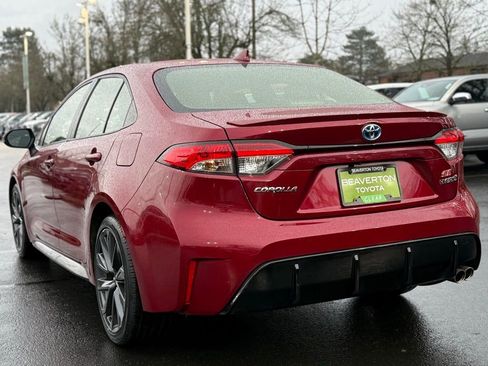 Used 2023 Toyota Corolla SE image 3