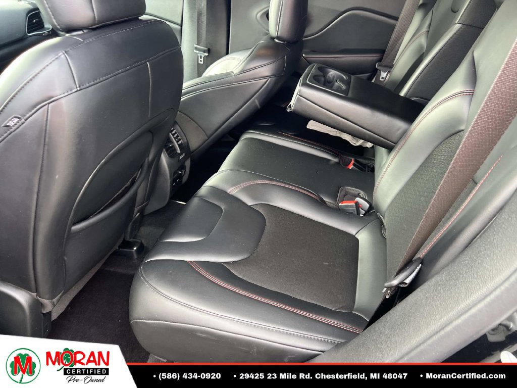 Used 2020 Jeep Cherokee Trailhawk w/ Cold Weather Group AWD/4WD image 13