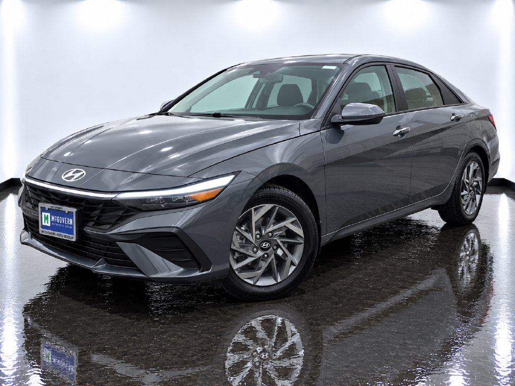 Used 2024 Hyundai Elantra SEL FWD image 1