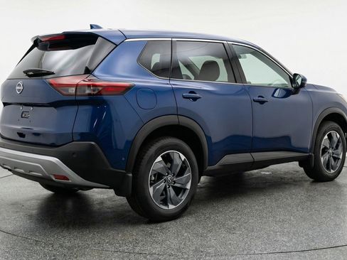 Used 2025 Nissan Rogue SV image 9