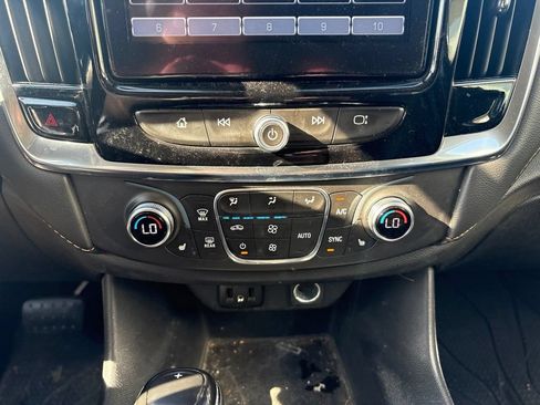 Used 2018 Chevrolet Traverse LT AWD/4WD image 23