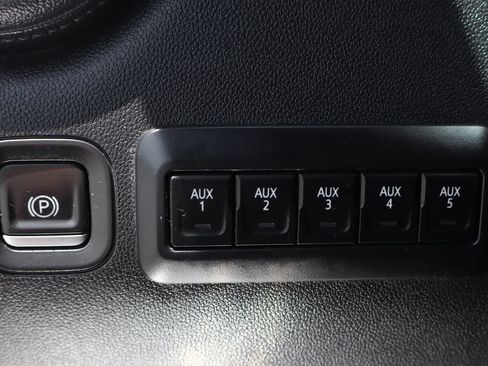 Used 2020 Chevrolet Silverado 3500 LTZ w/ Technology Package AWD/4WD image 23