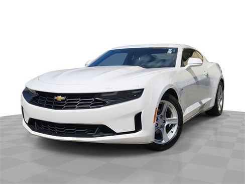 Used 2023 Chevrolet Camaro LT image 1