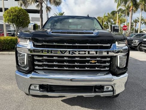 Used 2022 Chevrolet Silverado 2500 LTZ w/ LTZ Convenience Package RWD image 2