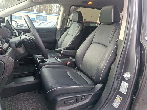 Certified 2025 Honda Odyssey Touring image 13