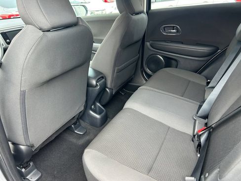 Used 2019 Honda HR-V EX image 16
