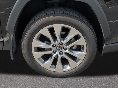Used 2025 Toyota RAV4 XLE Premium FWD image 7