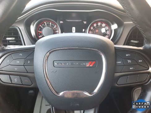 Used 2023 Dodge Challenger SXT image 4