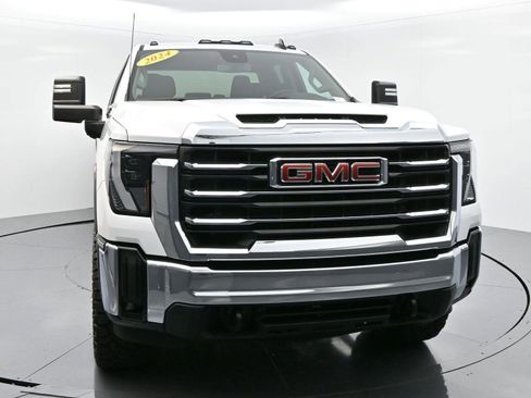 Used 2024 GMC Sierra 2500 SLE w/ SLE Convenience Package image 2