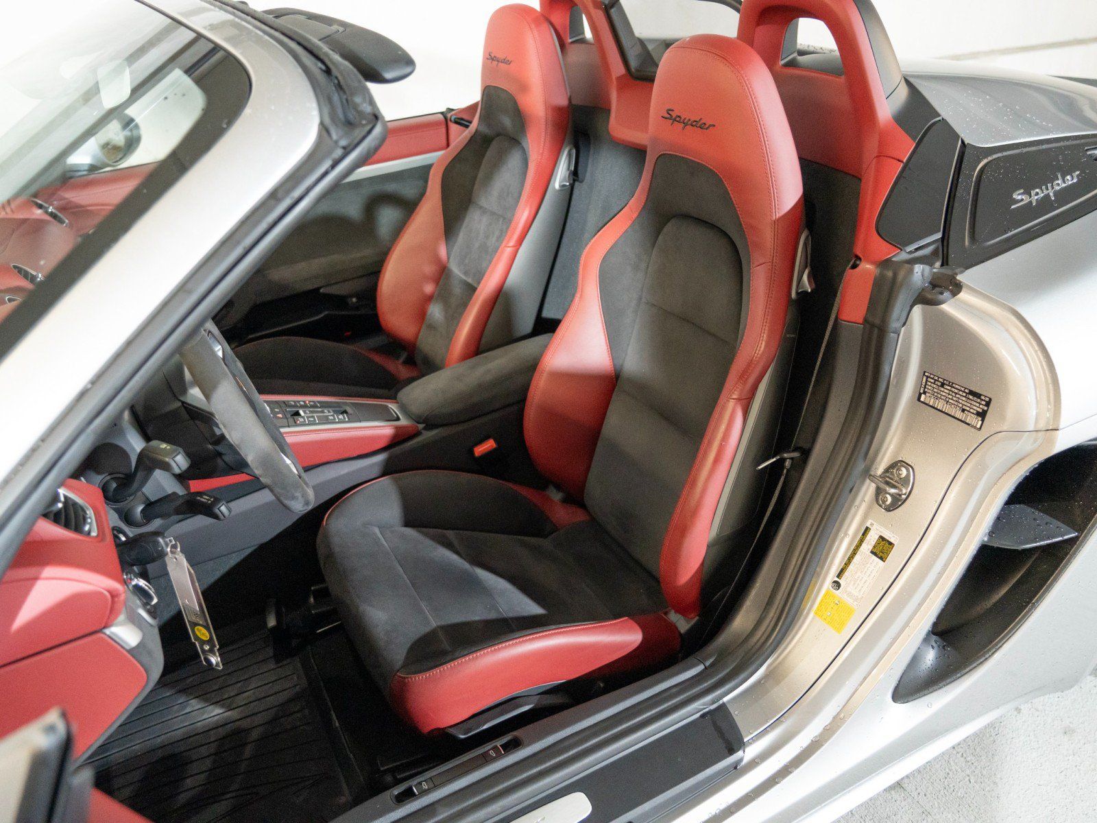Certified 2020 Porsche 718 Boxster Spyder RWD image 5