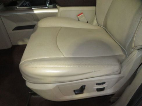 Used 2014 RAM 1500 Laramie w/ Convenience Group image 21