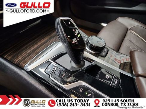 Used 2021 BMW 530e w/ Executive Package image 28