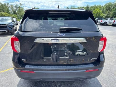 Used 2023 Ford Explorer XLT AWD/4WD image 7