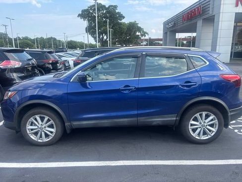 Used 2019 Nissan Rogue Sport SV FWD image 3