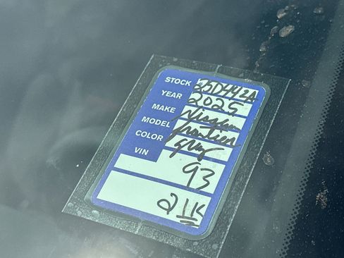 Used 2025 Nissan Frontier PRO-4X w/ Pro Convenience Package image 26