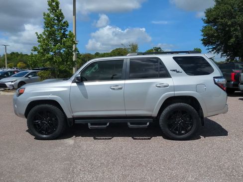 Used 2022 Toyota 4Runner TRD Off-Road AWD/4WD image 3