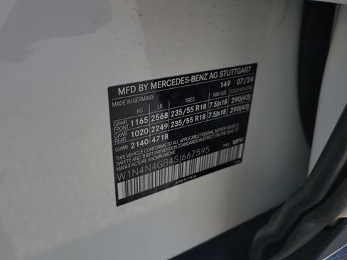 Certified 2025 Mercedes-Benz GLA 250 image 28