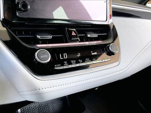 Used 2025 Toyota Corolla SE FWD image 22
