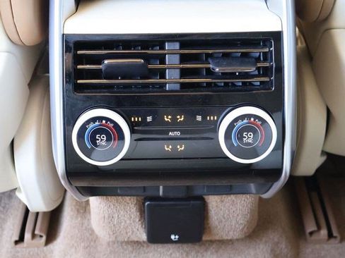 Used 2025 Land Rover Range Rover SV AWD/4WD image 25