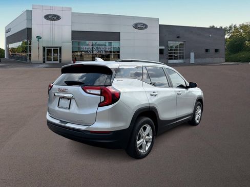 Used 2022 GMC Terrain SLE w/ Driver Convenience Package AWD/4WD image 9