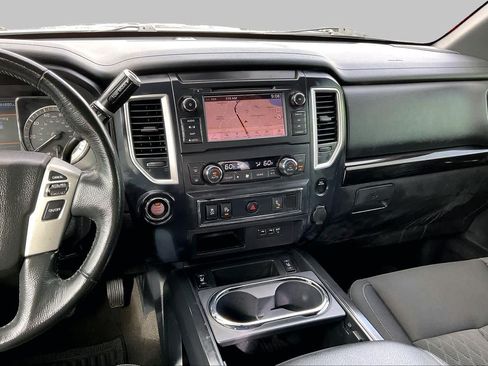 Used 2019 Nissan Titan SV w/ SV Convenience Package RWD image 7