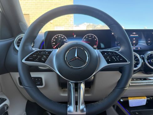 New 2026 Mercedes-Benz GLB 250 4MATIC image 9