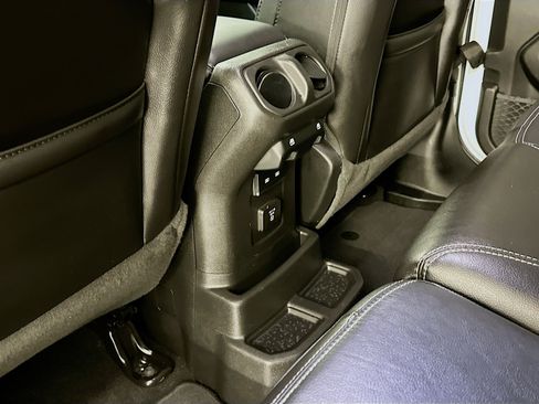 Used 2023 Jeep Wrangler Unlimited Sahara w/ Cold Weather Group AWD/4WD image 28