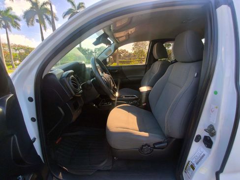 Used 2019 Toyota Tacoma SR RWD image 11