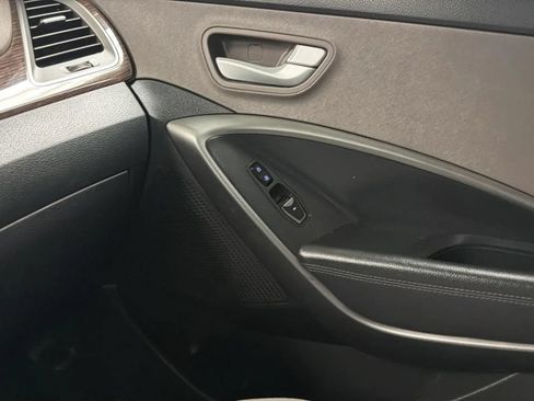 Used 2018 Hyundai Santa Fe Sport FWD image 16