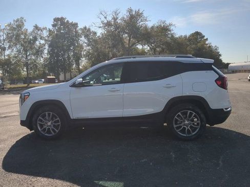 Used 2024 GMC Terrain SLT image 7