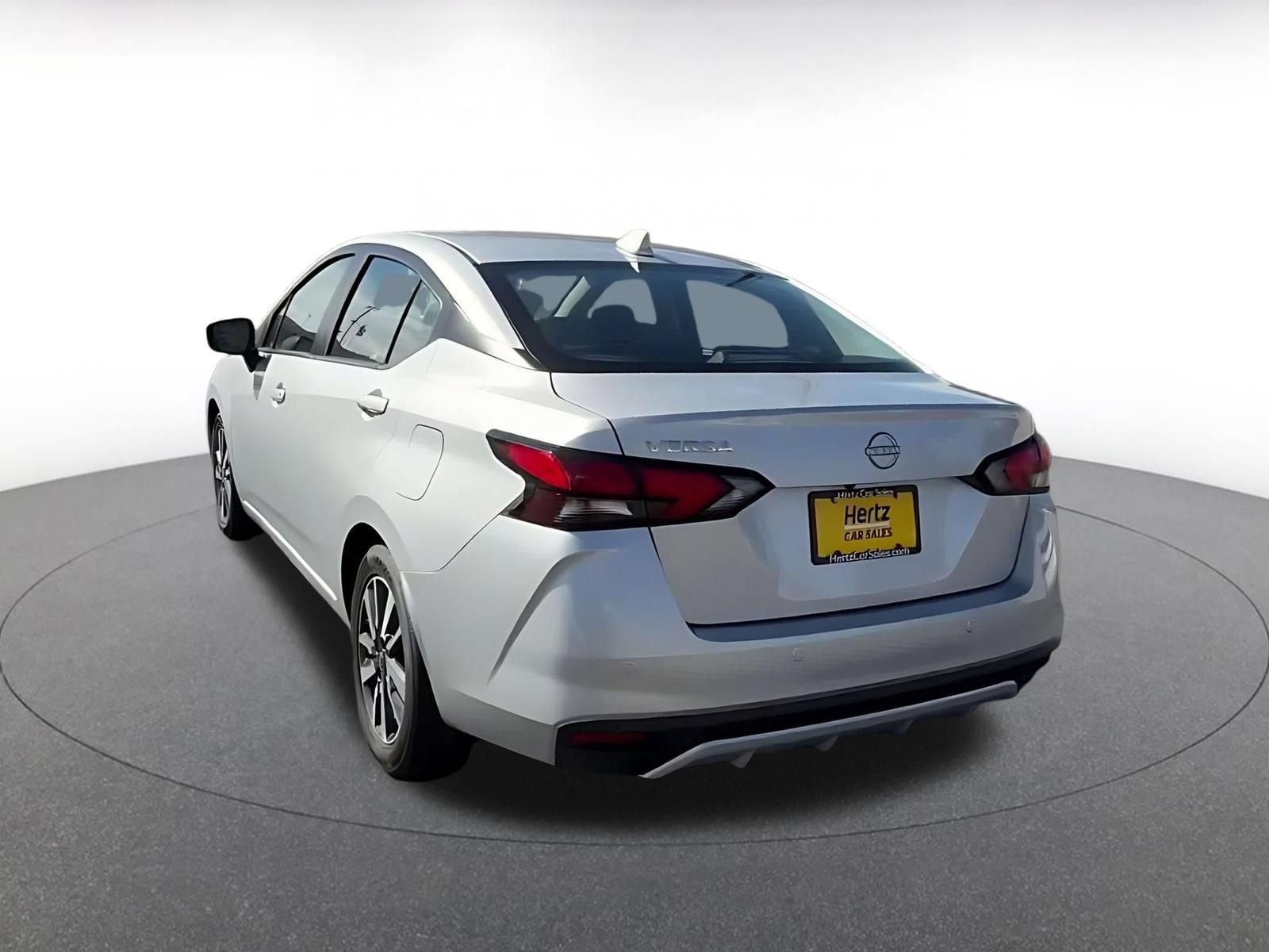 Used 2025 Nissan Versa SV FWD image 10