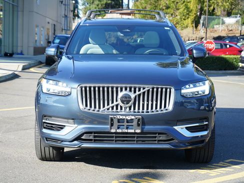Used 2023 Volvo XC90 T8 Ultimate image 2