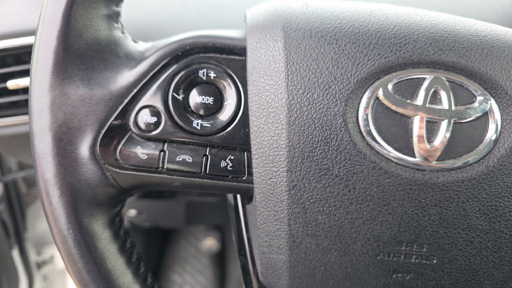 Used 2022 Toyota Prius L Eco FWD image 16