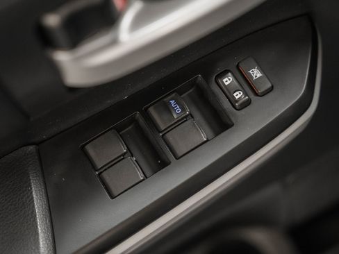 Used 2018 Toyota Tundra SR5 image 40