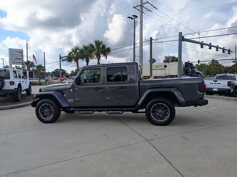 Used 2022 Jeep Gladiator Overland w/ Trailer Tow Package AWD/4WD image 6