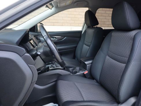 Used 2018 Nissan Rogue SV AWD/4WD image 18