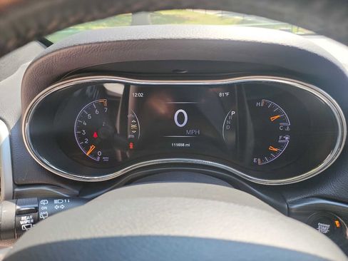 Used 2021 Jeep Grand Cherokee Laredo X image 20