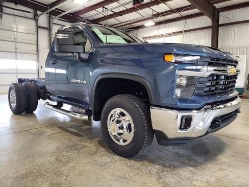 New 2026 Chevrolet Silverado 3500 LT w/ Convenience Package AWD/4WD image 7